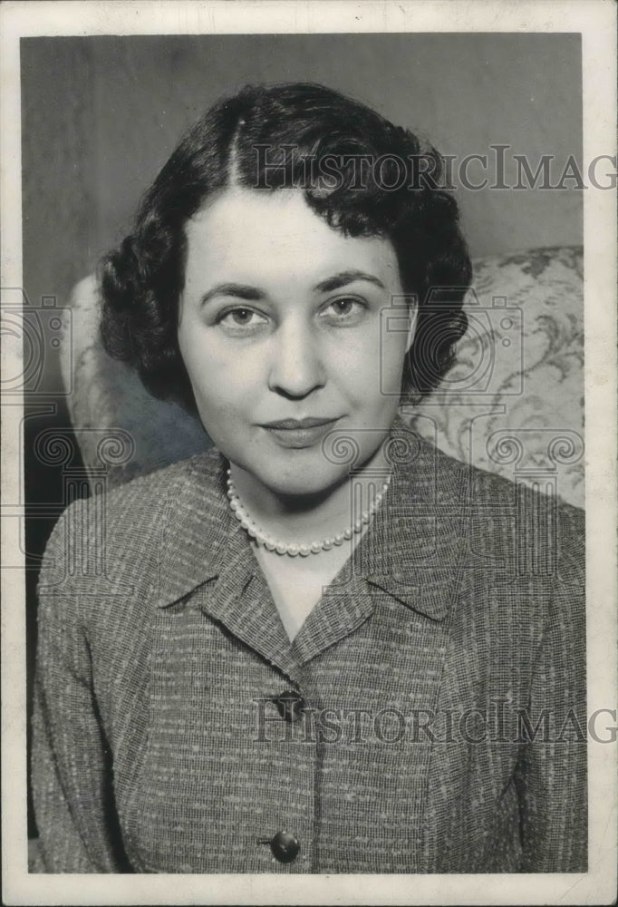 1956 Press Photo News Staff Reporter Miriam Hill - abno05480 - Historic Images