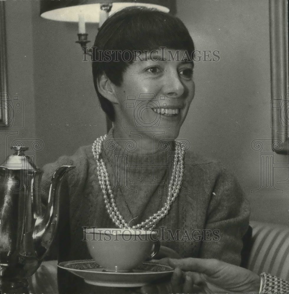 1973 Press Photo Mrs. Robert Hinds, Birmingham Woman of the Year - abno05485- Historic Images