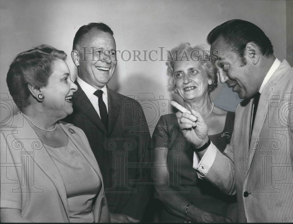 1965 Press Photo New Birmingham Symphony Manager Introduced to Board, Alabama- Historic Images