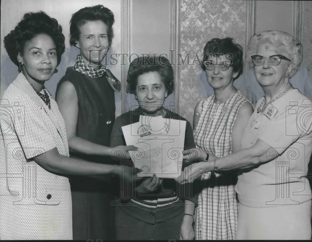 1969 Press Photo Birmingham City Councilwoman Nina Miglionico with Others- Historic Images