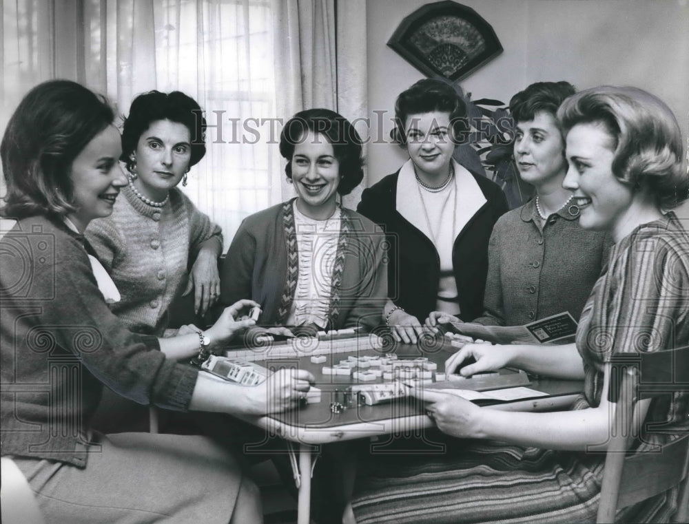 1964 Press Photo Mrs. Joshua R. Oden, Jr., with Others enjoying weekly game - Historic Images