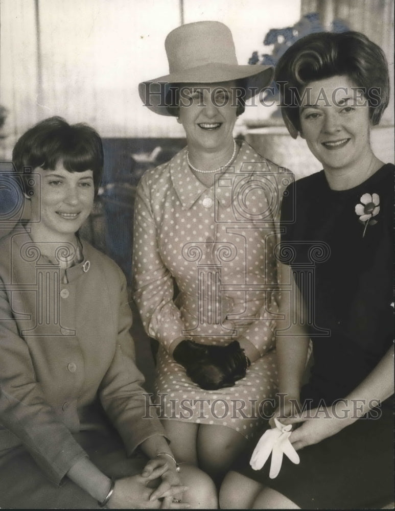 1968 Press Photo Mrs. Mary George Waite, Others at Alabama Political Rally- Historic Images