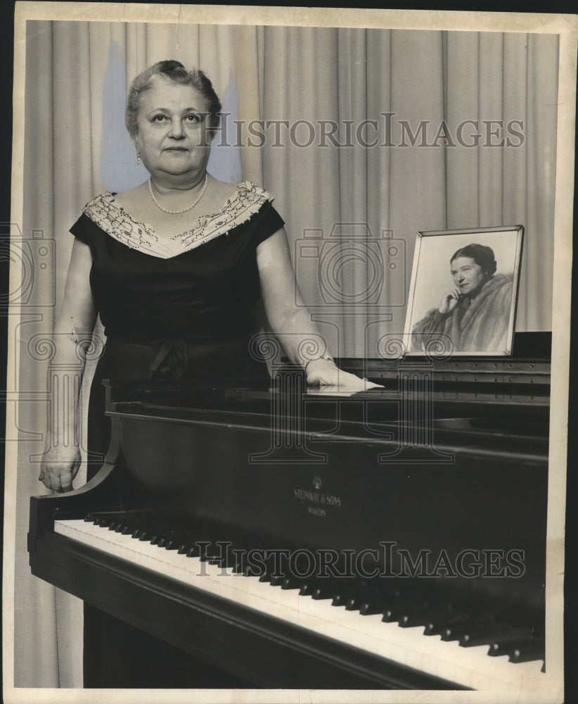 1958 Press Photo Madam Rosa Palmai-Tinsa, Music Director in Mobile, Alabama - Historic Images