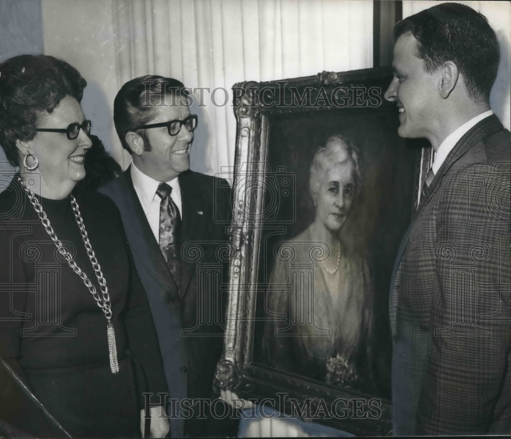1972 Press Photo Portrait First Volunteer, Mrs. Childers, Baptist Medical Center