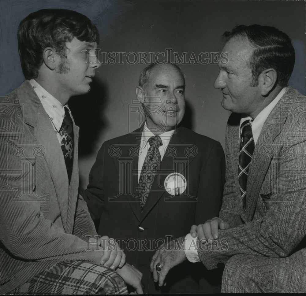 1973 Press Photo Grantland Rice, center, with Neal, player and LSU coach