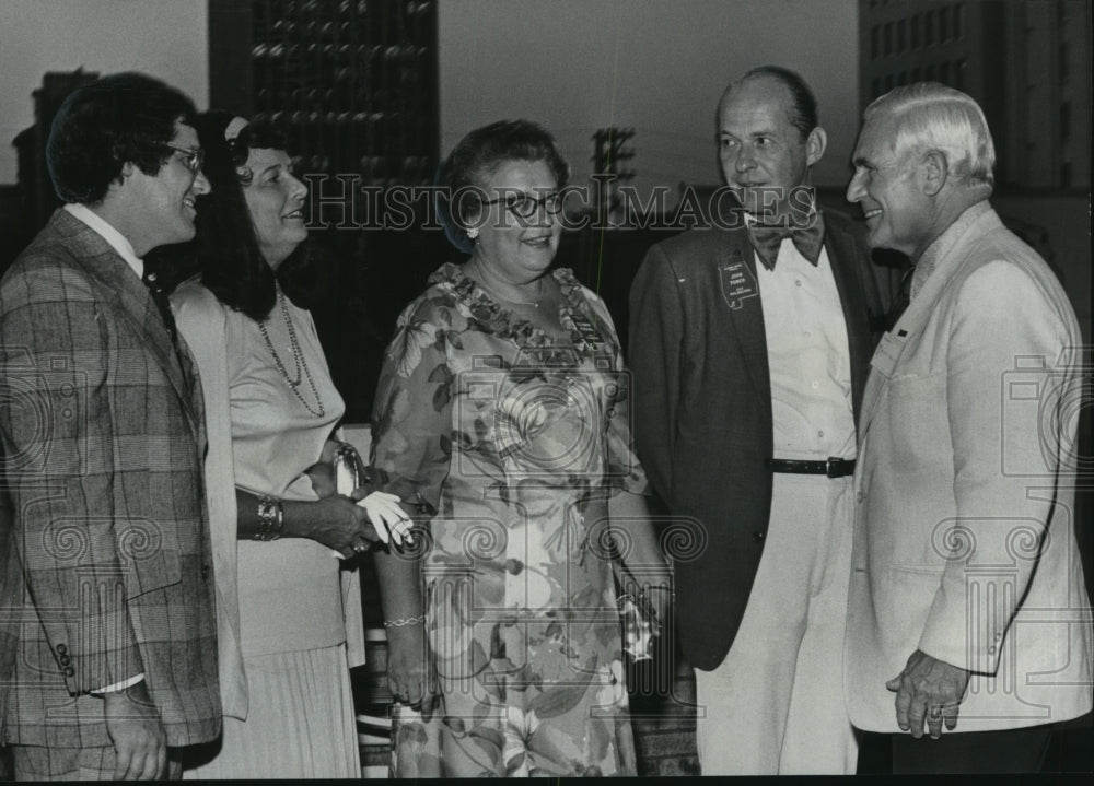 1974 Press Photo Travel Writers and Counselors Welcomed in Birmingham, Alabama- Historic Images
