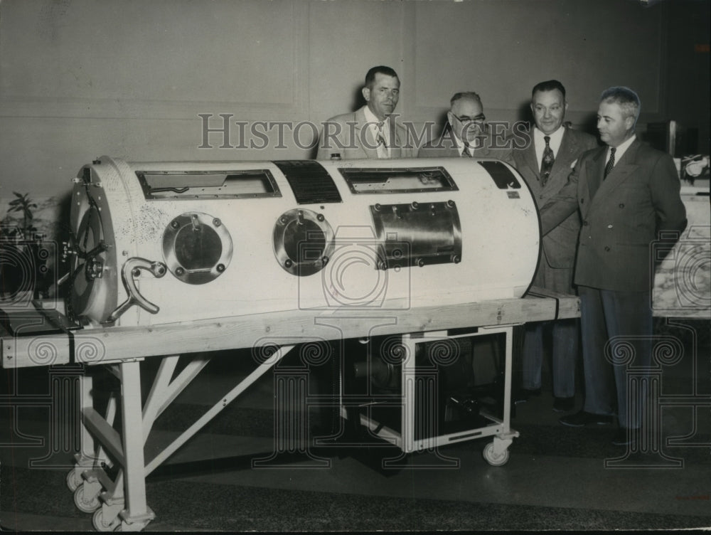 1953 Press Photo Fundraising Officials Stand with Cherokee County&#39;s Iron Lung- Historic Images