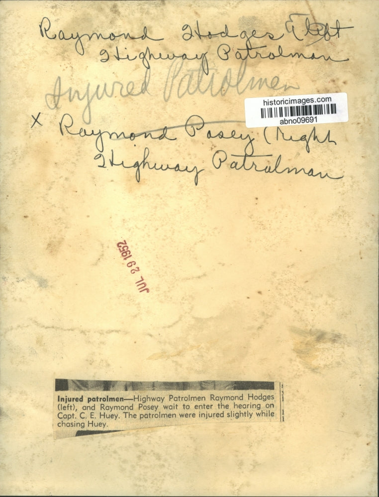 1952 Press Photo injured Highway Patrolman enter hearing on Captain C.E. Huey