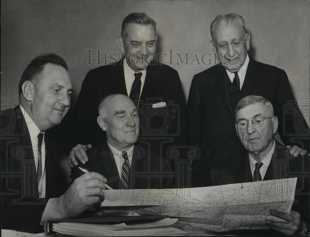 1968 Press Photo Mark Hodo Re-Elected President by Alabama Motorists Asociation- Historic Images