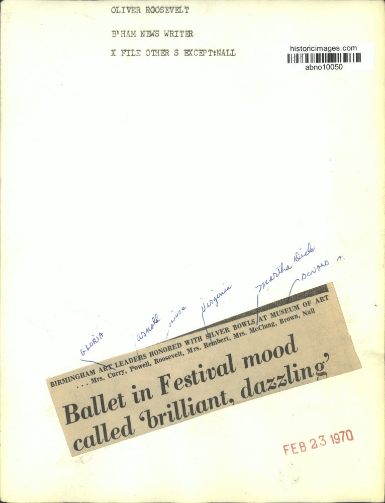 1970 Press Photo Oliver Roosevelt with Birmingham Art Leaders - abno10050