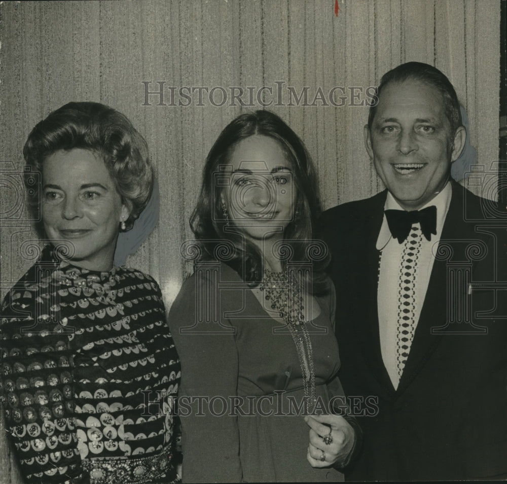 1972 Press Photo The John Rudulph Family at Debutante Party- Historic Images