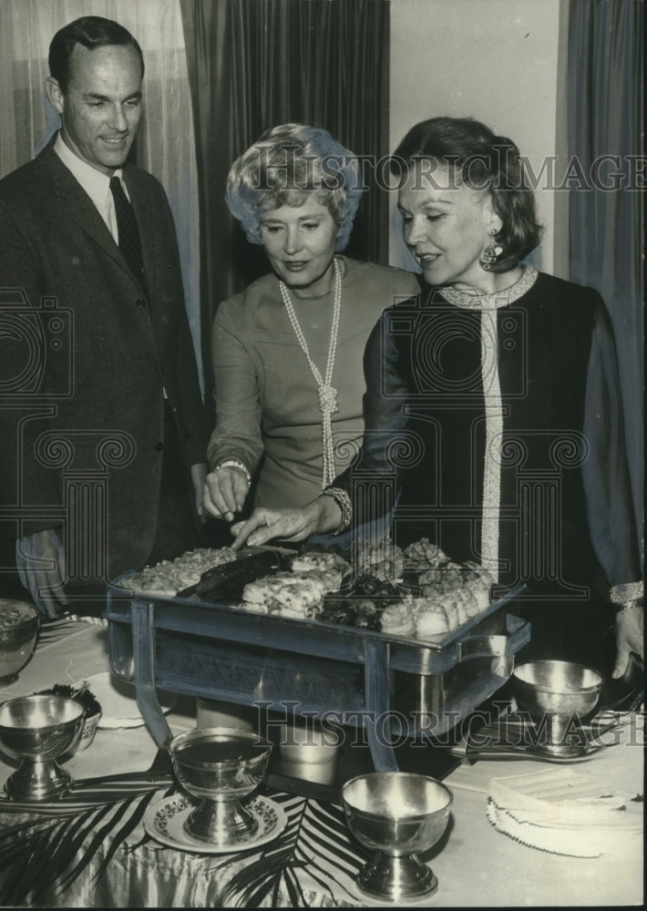 1969 Press Photo Actress Maureen O'Sullivan, Star of Movies, Starts New Career