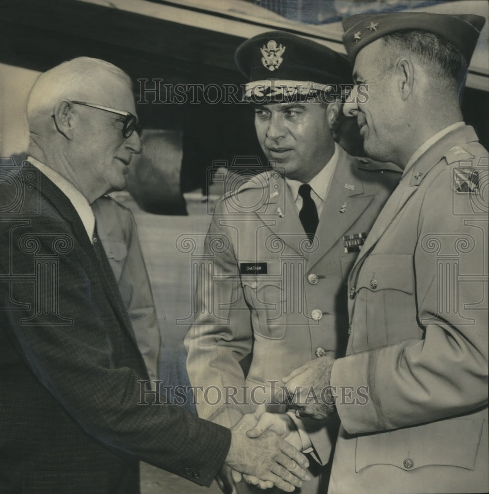 1960 Press Photo Military Officers Greeted by Bedford Seale - abno11324 - Historic Images