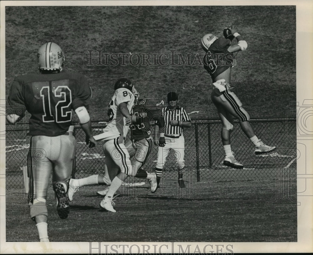 Press Photo Alabama-Samford vs. Merryville, Samford #16 intercepts pass. - Historic Images