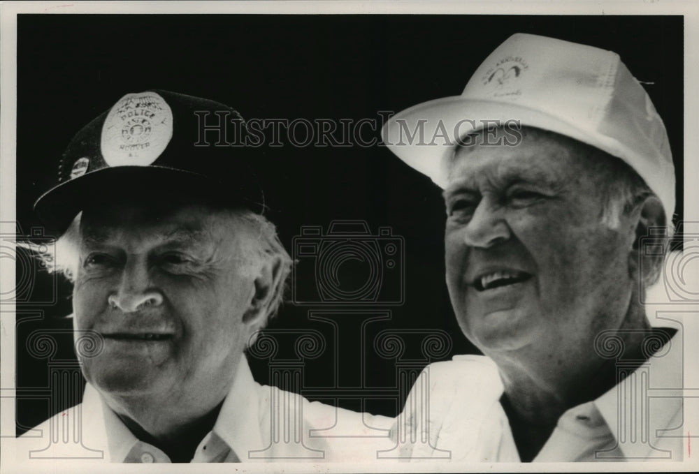 1988 Press Photo Alabama-Blind golfer, Charlie Boswell and Bob Hope. - abns00267 - Historic Images