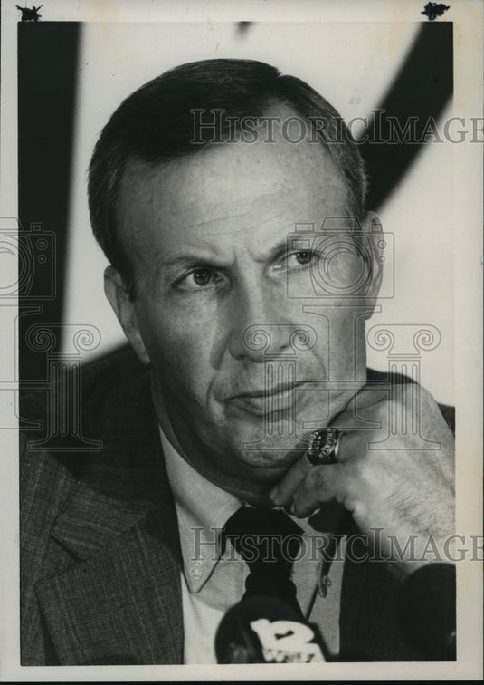 1989 Press Photo Alabama-Auburn football Pat Dye. - abns00939 - Historic Images