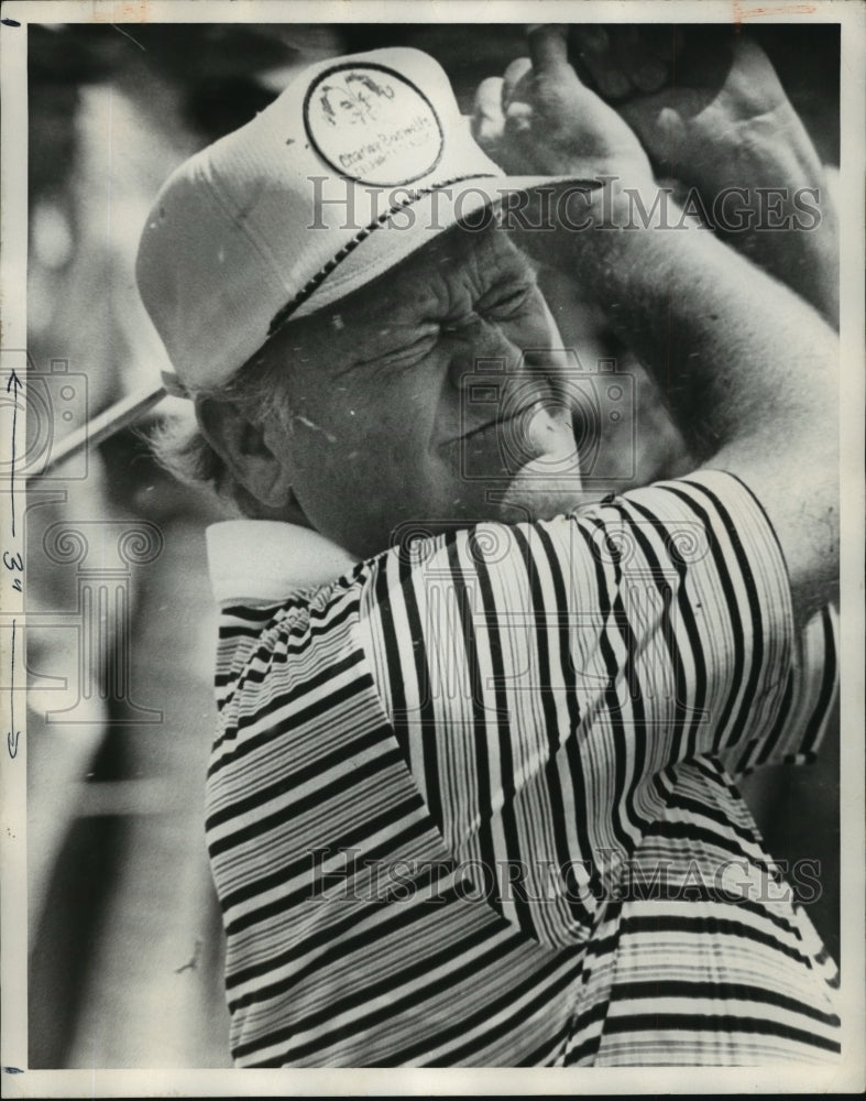 1978 Press Photo Alabama's blind golfer, Charley Boswell tees off. - abns01100 - Historic Images