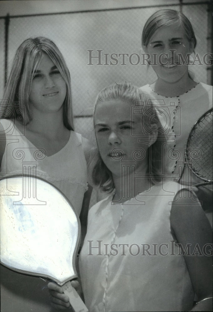 1970 Press Photo Alabama-Vestavia-Chappel, Guerry, Carol Dixon, Cathy Fletcher. - Historic Images