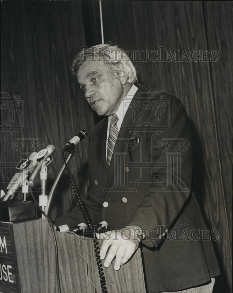 1975 Press Photo Alabama-Birmingham Vulcans' Marvin Bass' press conference - Historic Images