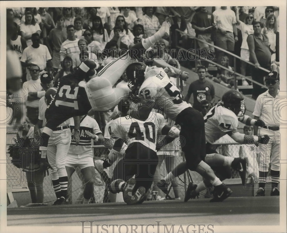 1990 Press Photo Alabama #12 Danny Woodson over the top touchdown against Vandy. - Historic Images