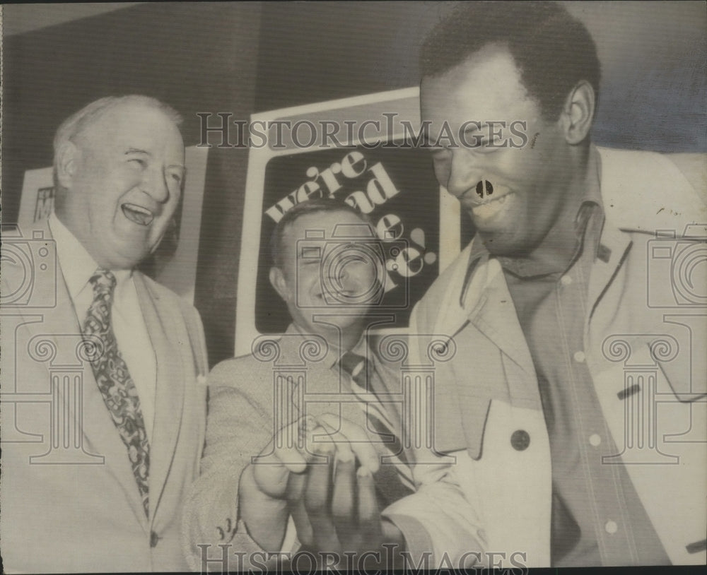 1971 Press Photo Baseball Men Joe Cronin, Earl Weaver And Vida Blue In Detroit - Historic Images