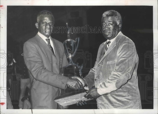 1971 Press Photo Alabama-Oscar Catlin, is basketball's "of the Year"- Historic Images