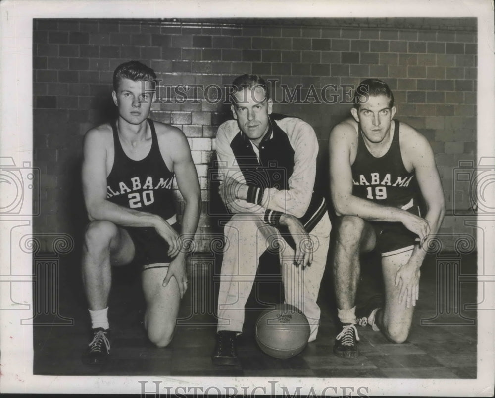 1947 Press Photo Alabama basketball-Carl Shaeffer, Floyd Burdette and Jim Homer. - Historic Images