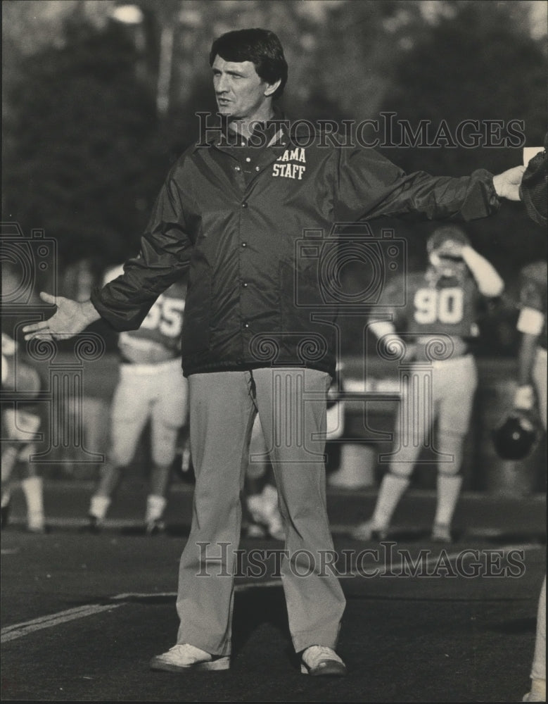 1983 Press Photo University Of Alabama Football Ch Ray Perkins At Practice - Historic Images