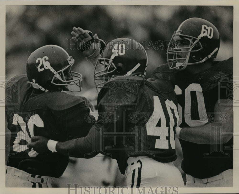 1986 Press Photo Alabama&#39;s Humphrey, Wright And Johnson Celebrate Football Score - Historic Images