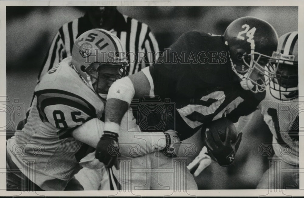 1990 Press Photo Louisiana State&#39;s Walkup Stops Alabama&#39;s Football Runner Turner - Historic Images