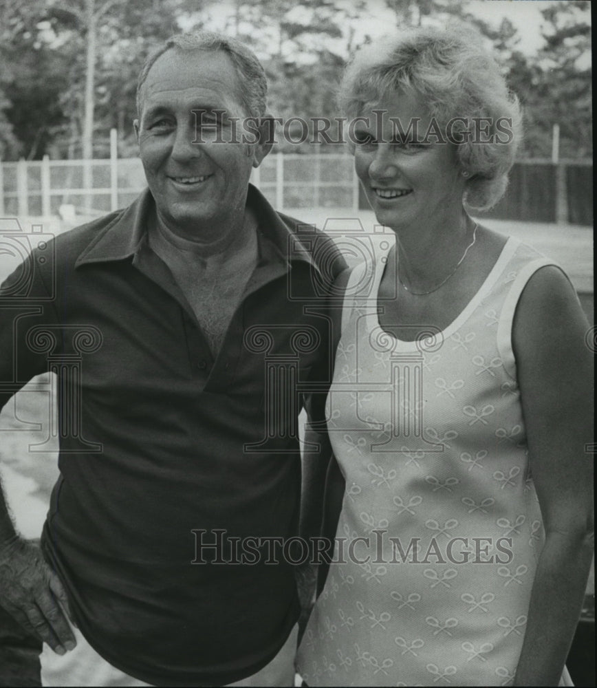 1977 Press Photo Senior Golfing Title Winners A. B. Lorino And Jean Weckworth - Historic Images