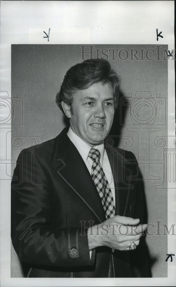 1976 Press Photo President Of The Alabama Education Association Earl Barnett - Historic Images