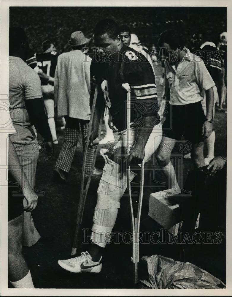 1983 Press Photo Auburn University Football Player Donnie Humphrey With Cast - Historic Images