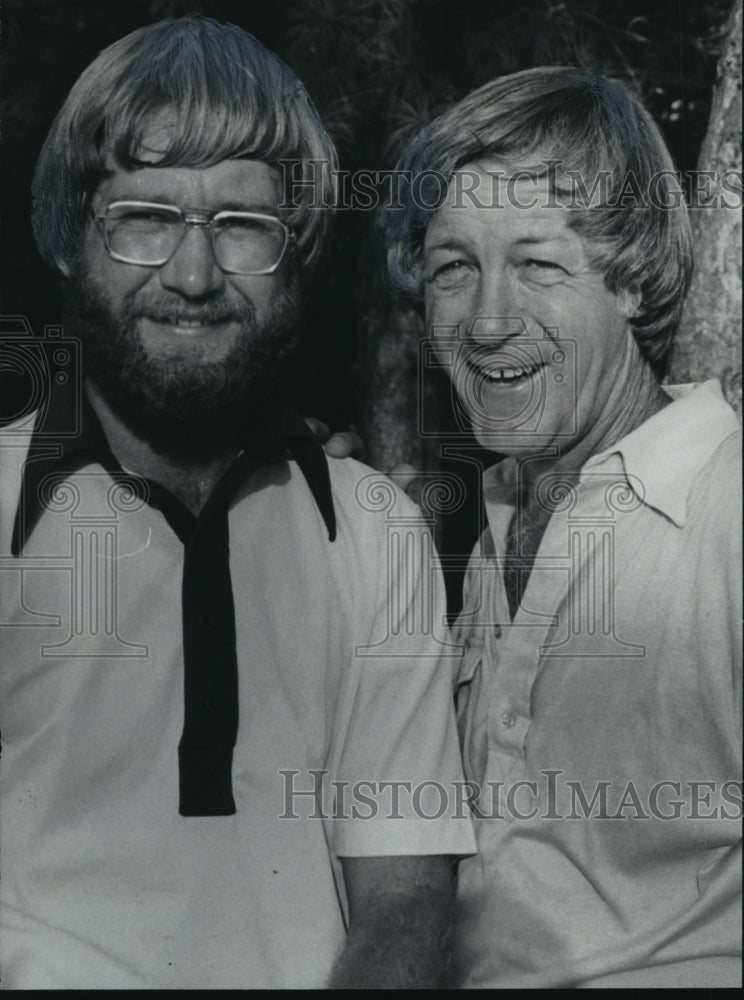 1977 Press Photo Golfers David Hackstadt And Don Grimmett At Cumberland Lake - Historic Images
