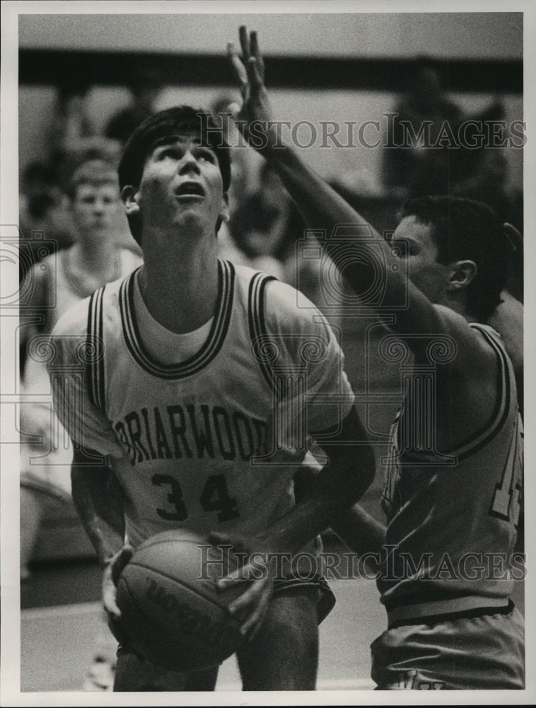 1990 Press Photo Briarwood High Basketball Player Rodney Fulton Looks To Shoot - Historic Images