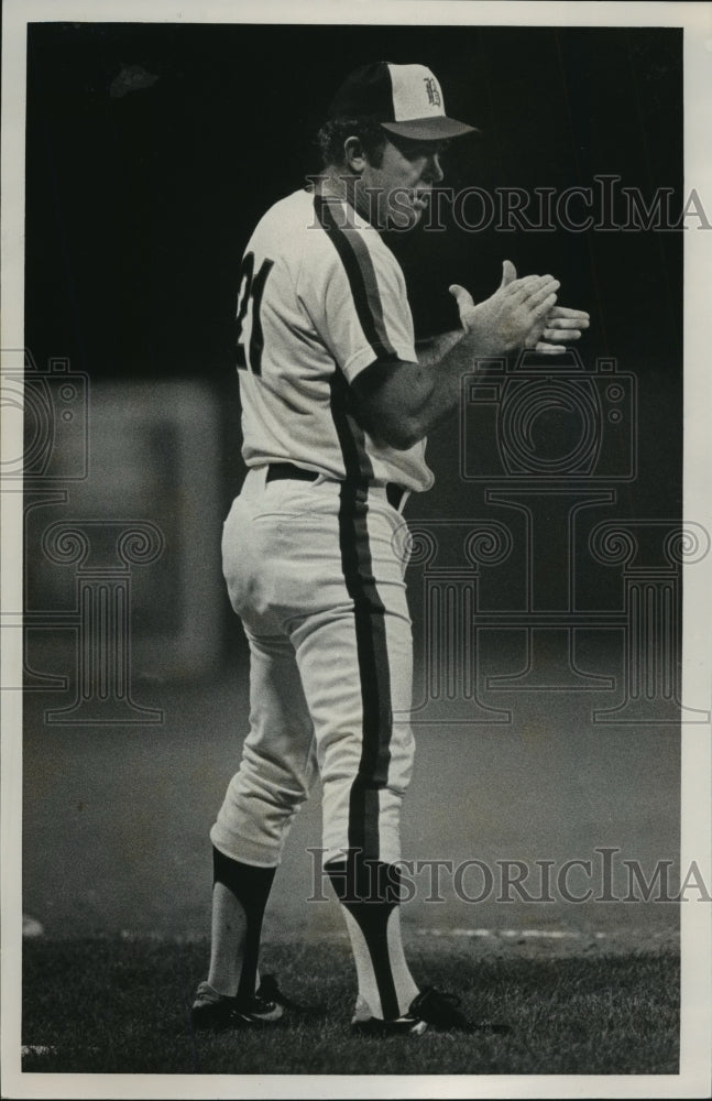 1985 Press Photo Birmingham Barons&#39; Baseball Manager Jerry Grote, 3rd Base Coach - Historic Images