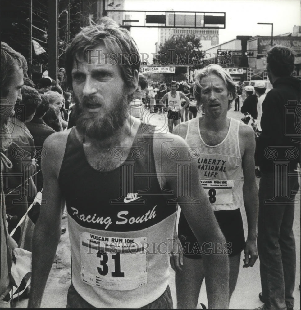 1982 Press Photo Birmingham&#39;s Vulcan Run First And Second Place Overall Winners - Historic Images