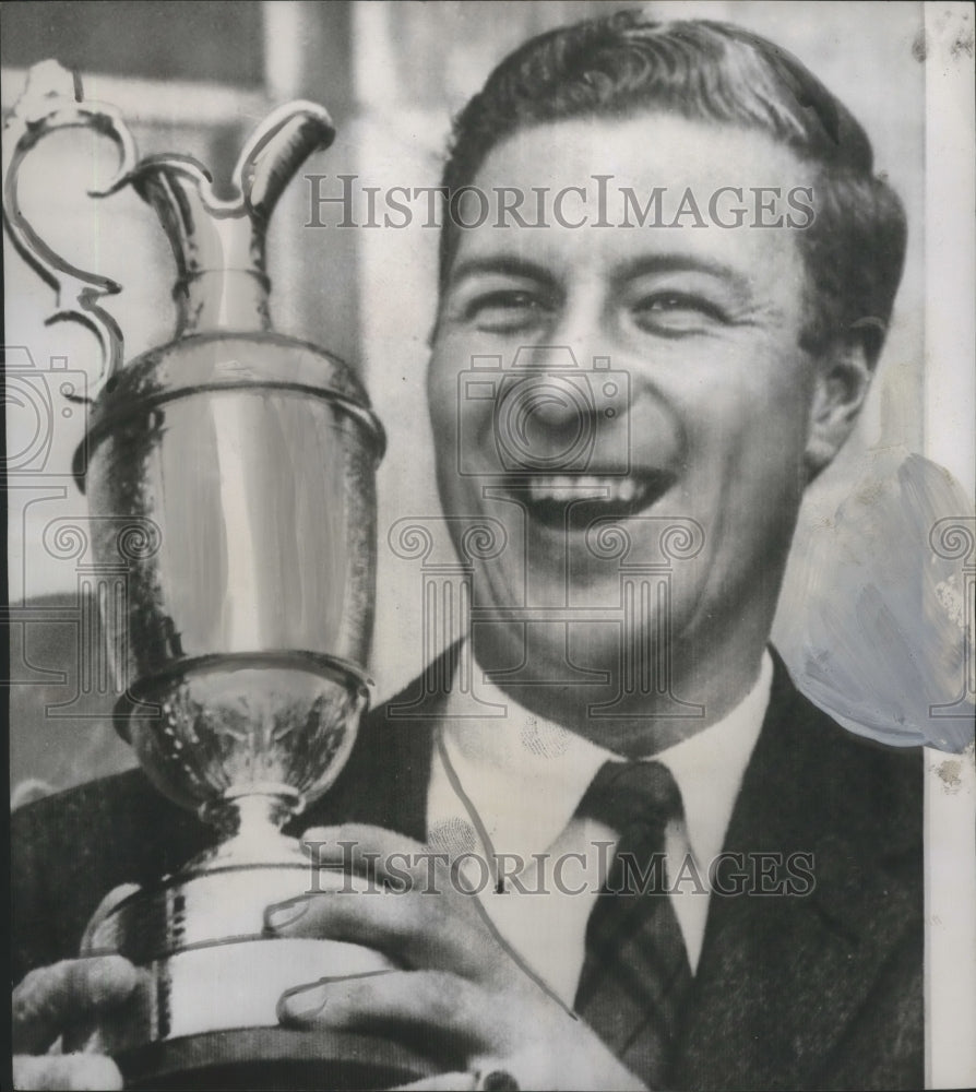 1955 Press Photo Australian Golfer Peter Thomson Displays British Open Trophy - Historic Images