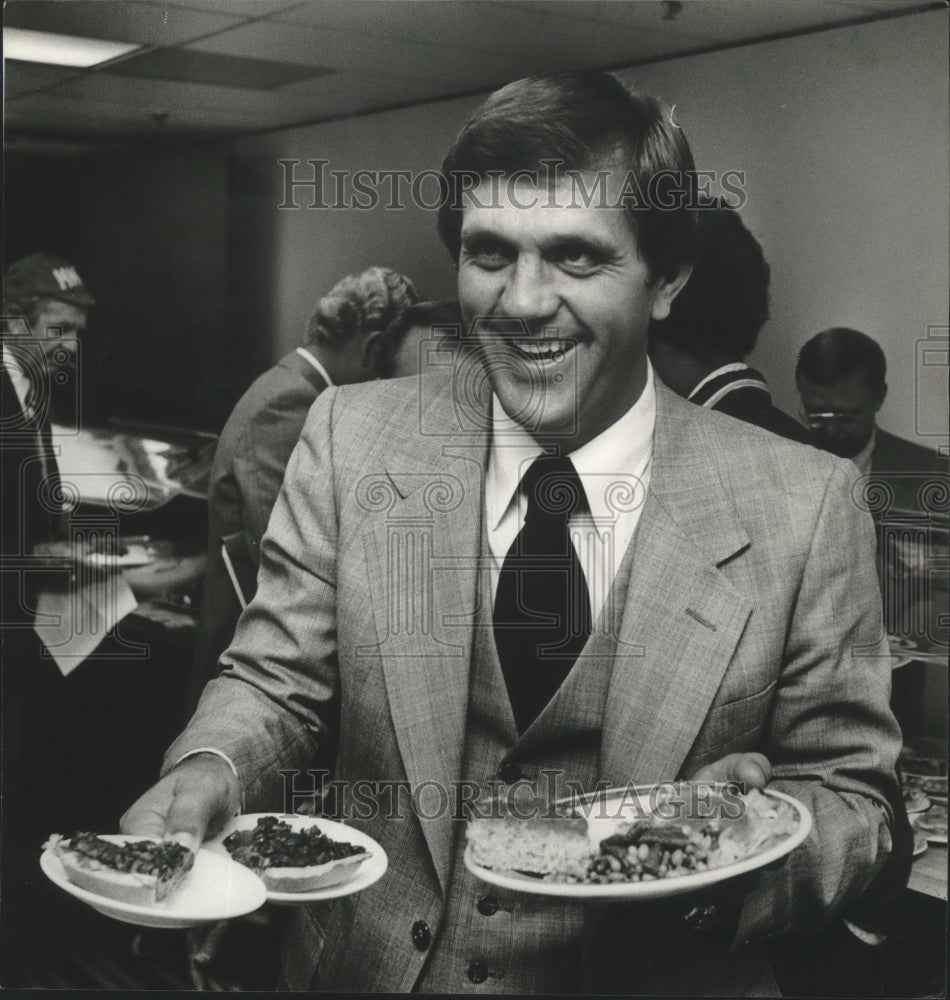 1980 Press Photo University Of Pittsburgh Head Football Coach Jackie Sherrill - Historic Images