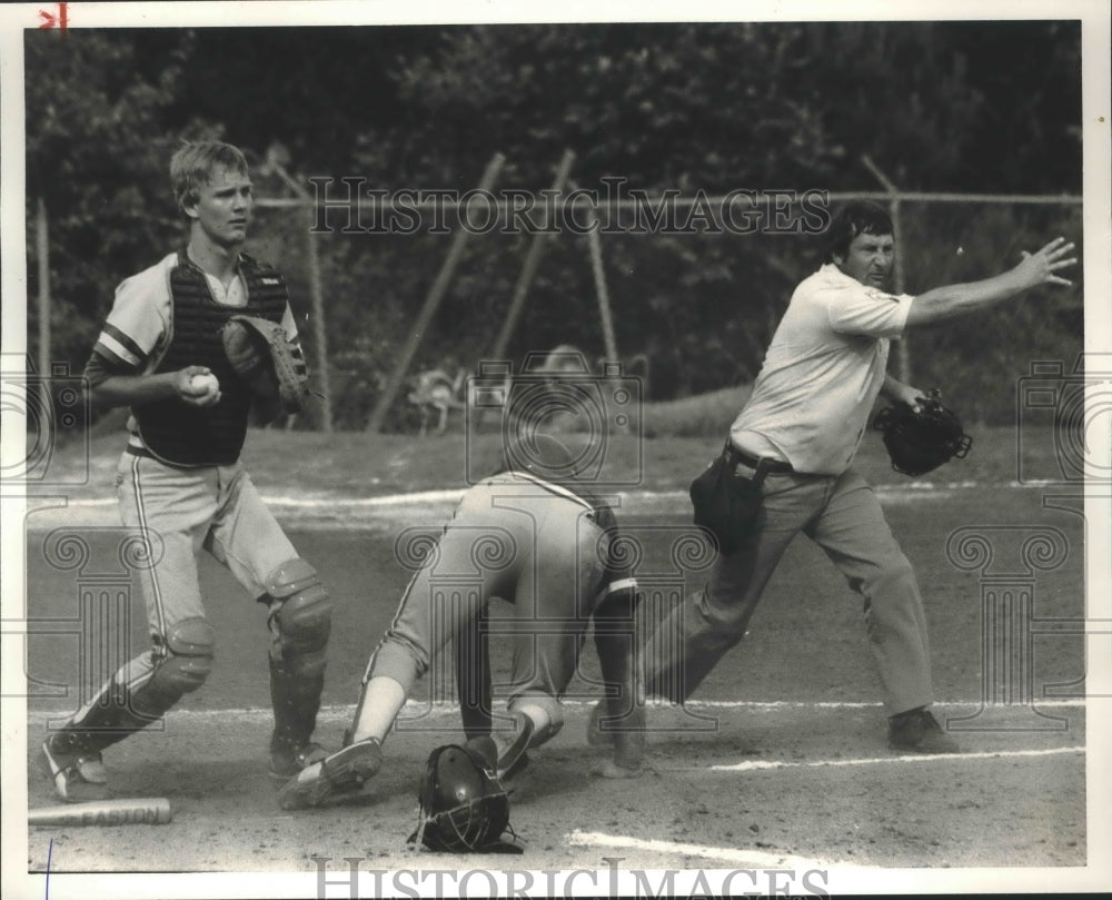 1985 Press Photo Vestavia's Scott Gurosky And Minor's Kevin McCaleb In Baseball - Historic Images