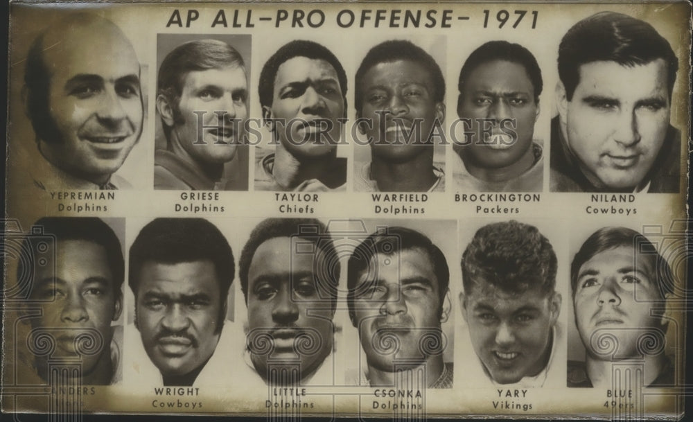 1972 Press Photo Associated Press Football All-Professional Offensive Team 1971 - Historic Images