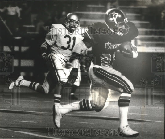 1979 Press Photo Birmingham Vulcans Football Carrier Races For A Touchdown - Historic Images
