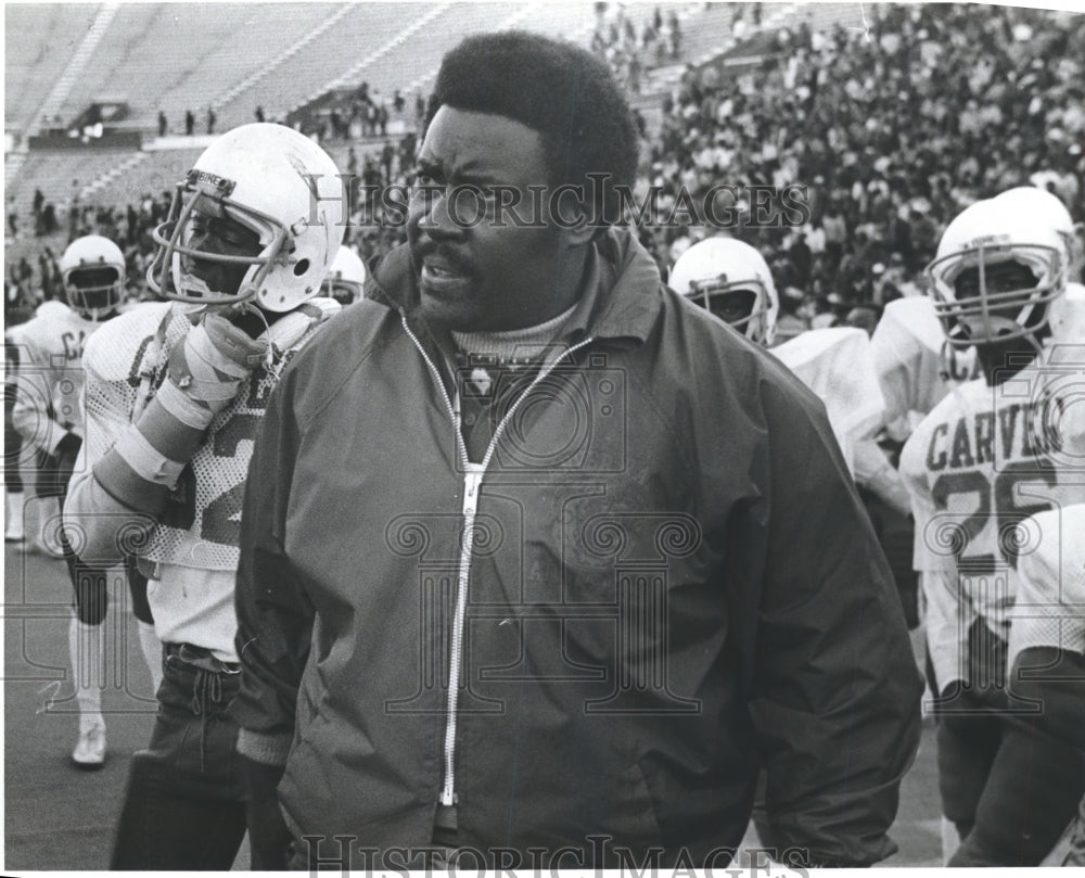 Press Photo Carver High School Head Football Willie Peake During Game - Historic Images