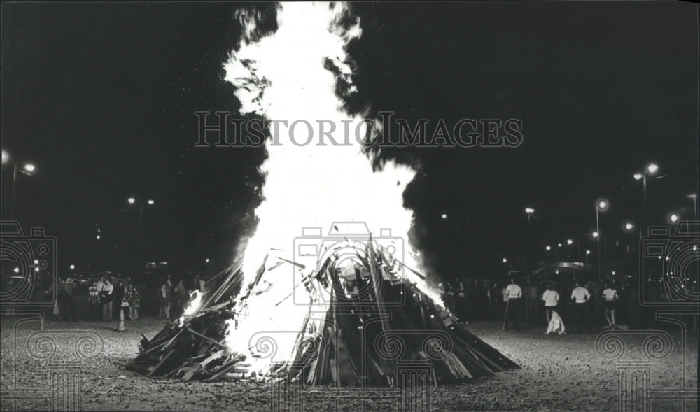 1979 Press Photo University Of Alabama In Birmingham Basketball Homecoming Fire - Historic Images