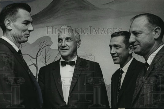 1966 Press Photo Cliff Harper converses with SEC Cage Coaches at Event - Historic Images