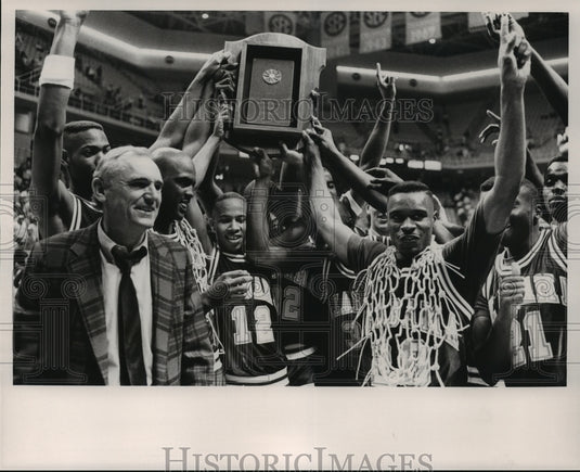 1989 Press Photo Basketball Team and with Trophy - abns06176- Historic Images