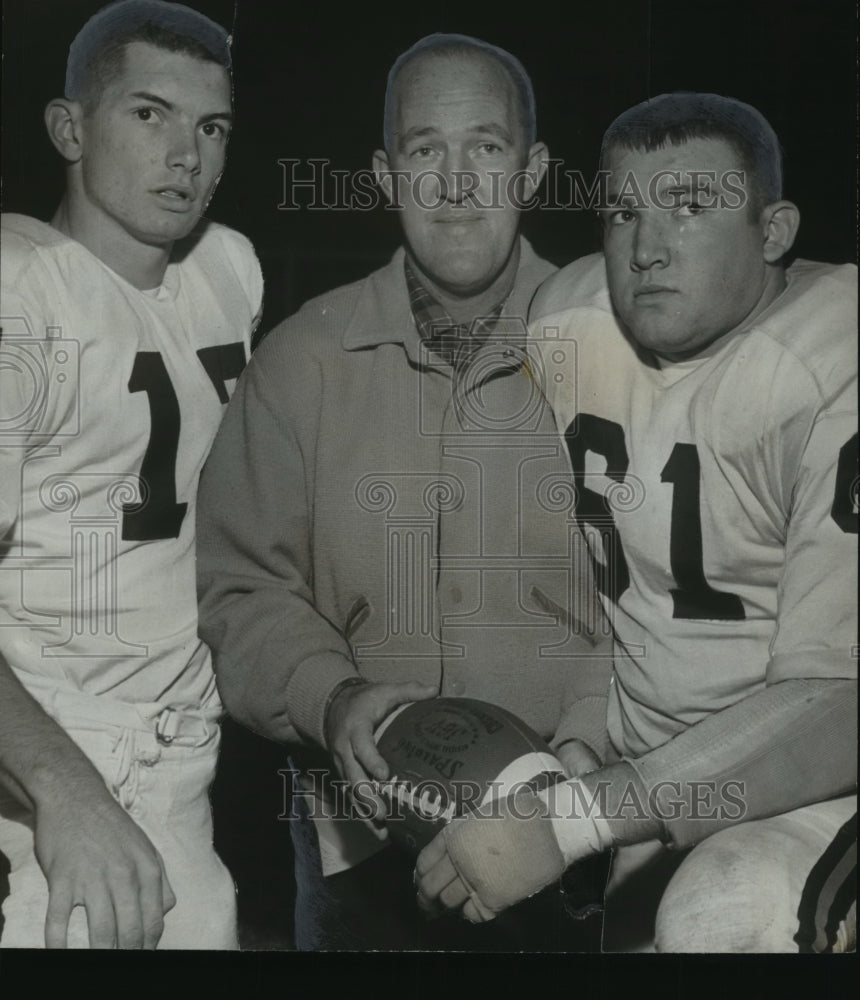 1964 Press Photo Wayne Dickerson, Herbert Hanes, Forney Howard, Football - Historic Images