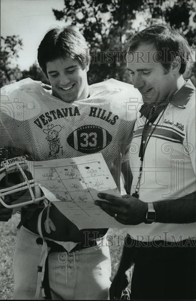 1981 Press Photo Vestavia Hills Ed McCullough &amp; football Coach Buddy Anderson - Historic Images