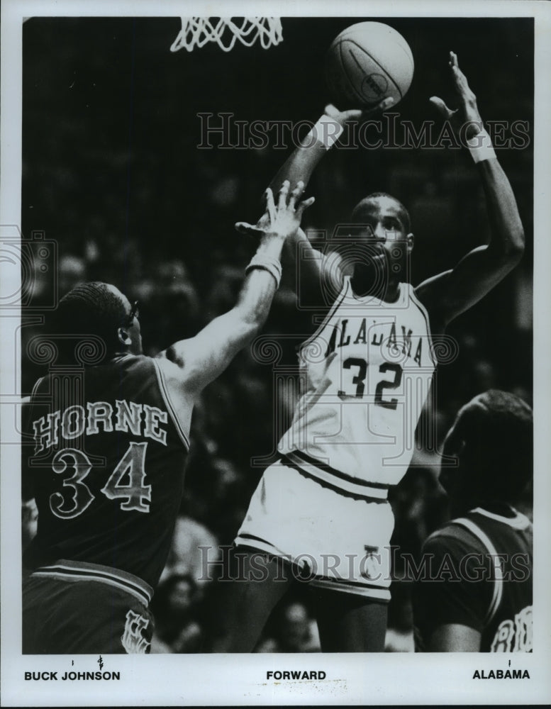 1986 Press Photo Alabama forward Buck Johnson (#32) shooting basketball - Historic Images