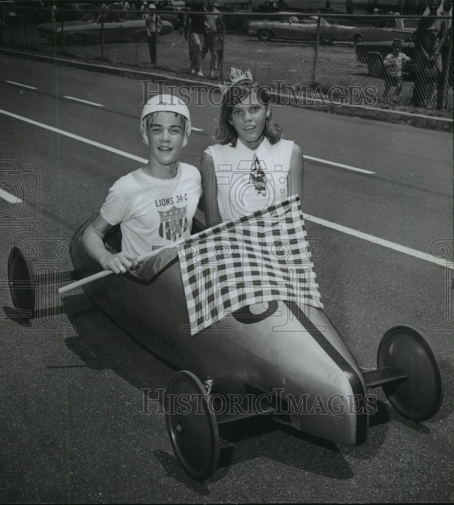 1969 Press Photo Birmingham Soap Box Derby - Bill Burrus and Donna Harris - Historic Images